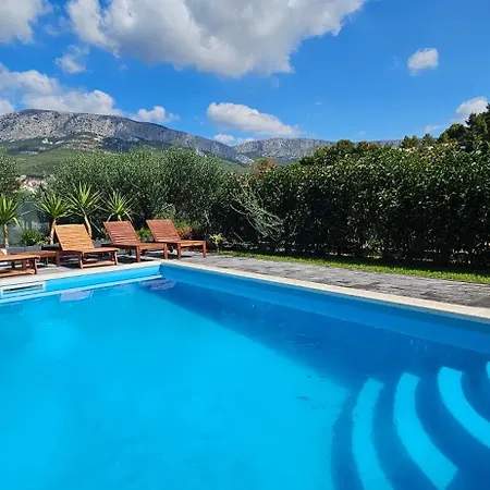 Apartment Aparthouse With Pool