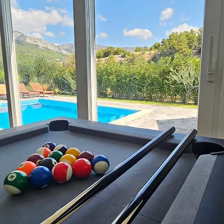 Apartment Aparthouse With Pool Solin