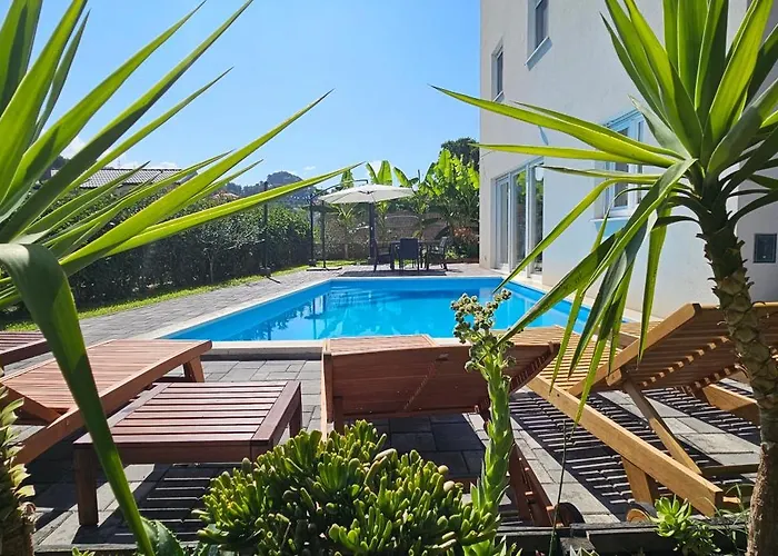 Aparthouse With Pool Apartman Solin