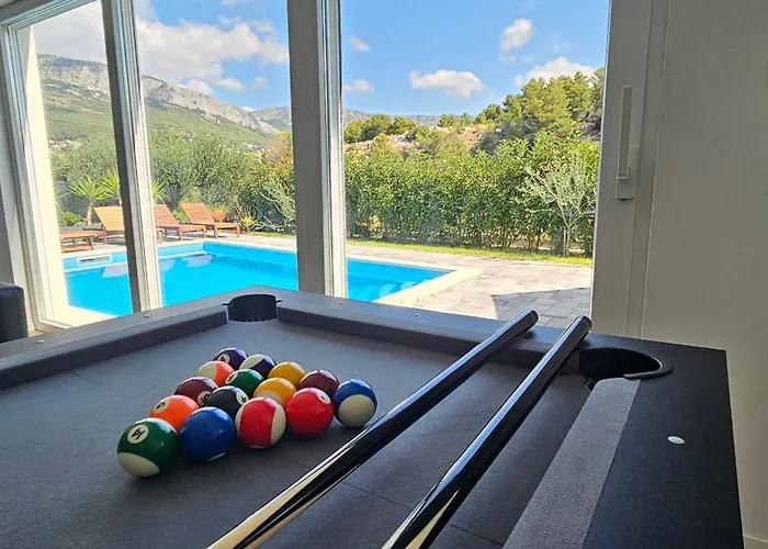 Apartman Aparthouse With Pool Solin